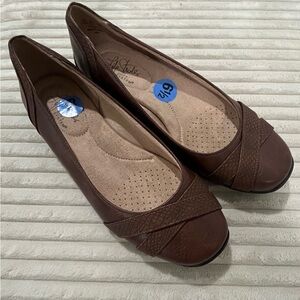 Life Stride Women's Brown Flats